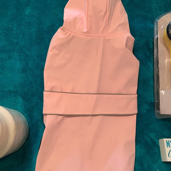 Rae Dunn treat jar, pink rain jacket, nib deluxe pet washer - Picture 8 of 11